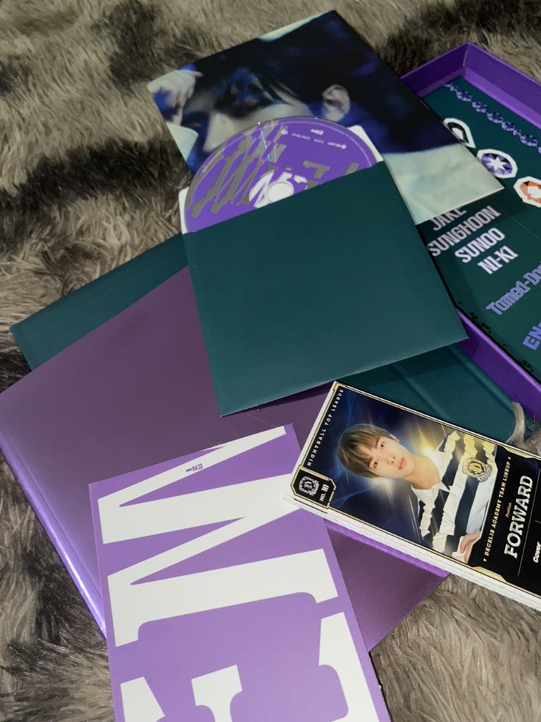 ksunooshii's tweet photo. ✦ . . wts | lfb | ph

 ⌗ selling unsealed official dimension:dilemma scylla version
     ╰ ₱250

-onhand &amp; mint condi 
-complete inclus except pcs
-rfs: need funds 

mop: gcash
mod: j&amp;t

𓂋  reply/dm if inch! ♡

🏷️:bns enhypen d:d dimension dilemma scylla 
#ddeonutsells https://t.co/qMploqqgFM