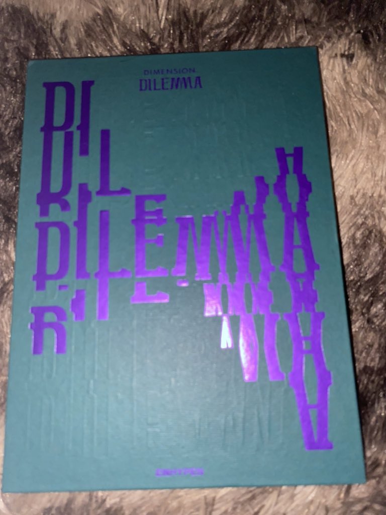 ksunooshii's tweet photo. ✦ . . wts | lfb | ph

 ⌗ selling unsealed official dimension:dilemma scylla version
     ╰ ₱250

-onhand &amp; mint condi 
-complete inclus except pcs
-rfs: need funds 

mop: gcash
mod: j&amp;t

𓂋  reply/dm if inch! ♡

🏷️:bns enhypen d:d dimension dilemma scylla 
#ddeonutsells https://t.co/qMploqqgFM