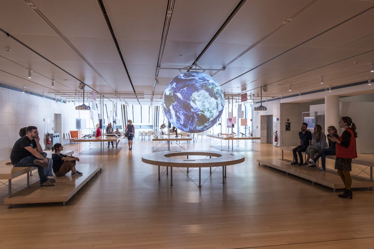 <a href="/mottambulo/">marco motta</a> <a href="/michelelanz/">Michele Lanzinger</a> <a href="/MUSE_Trento/">MUSE_Museum</a> <a href="/Radio3tweet/">Rai Radio3</a> <a href="/ASviSItalia/">ASviS</a> #MuseoDeiFuturi: una finestra per immaginare il #futuro attraverso i musei, luoghi che si ripensano continuamente. @elisabetta_tola e <a href="/lucadebiase/">Luca De Biase</a> con <a href="/michelelanz/">Michele Lanzinger</a> e <a href="/Silvia_SSM/">Silvia Scarian</a> aprono la prima puntata, ora in onda qui raiplaysound.it/radio3