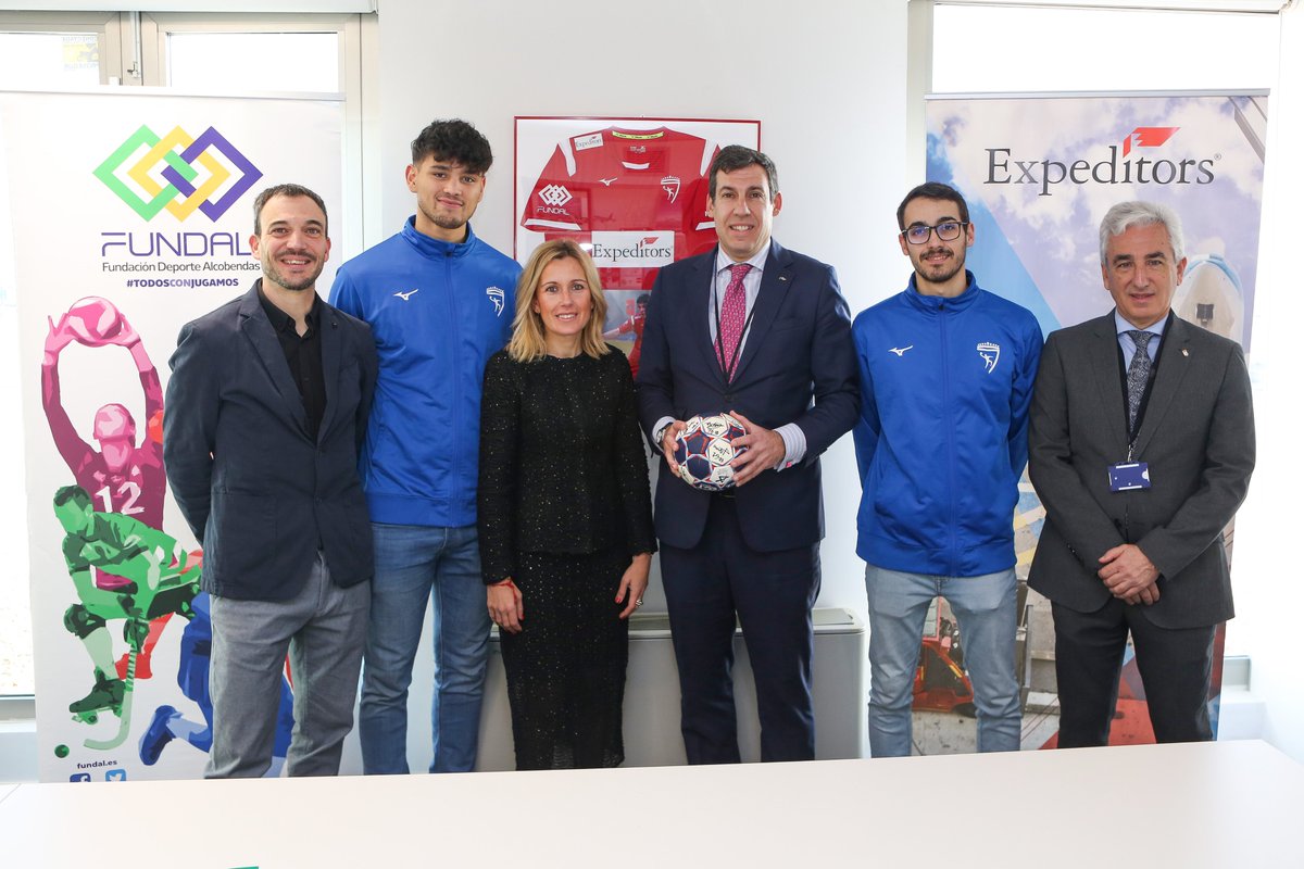 📰 CLUB | <a href="/bmalcobendas/">Balonmano Alcobendas</a> <a href="/Fundalcobendas/">Fund.Dep.Alcobendas</a> y <a href="/EXPD_Official/">Expeditors</a> renuevan su convenio de colaboración
🤾 La empresa logística internacional fortalece su compromiso con ambas instituciones un año más
📸 Ángel Rivas / FUNDAL
🔗 balonmanoalcobendas.es/el-club-balonm…
#ConectaTuPasión #balonmanoalcobendas