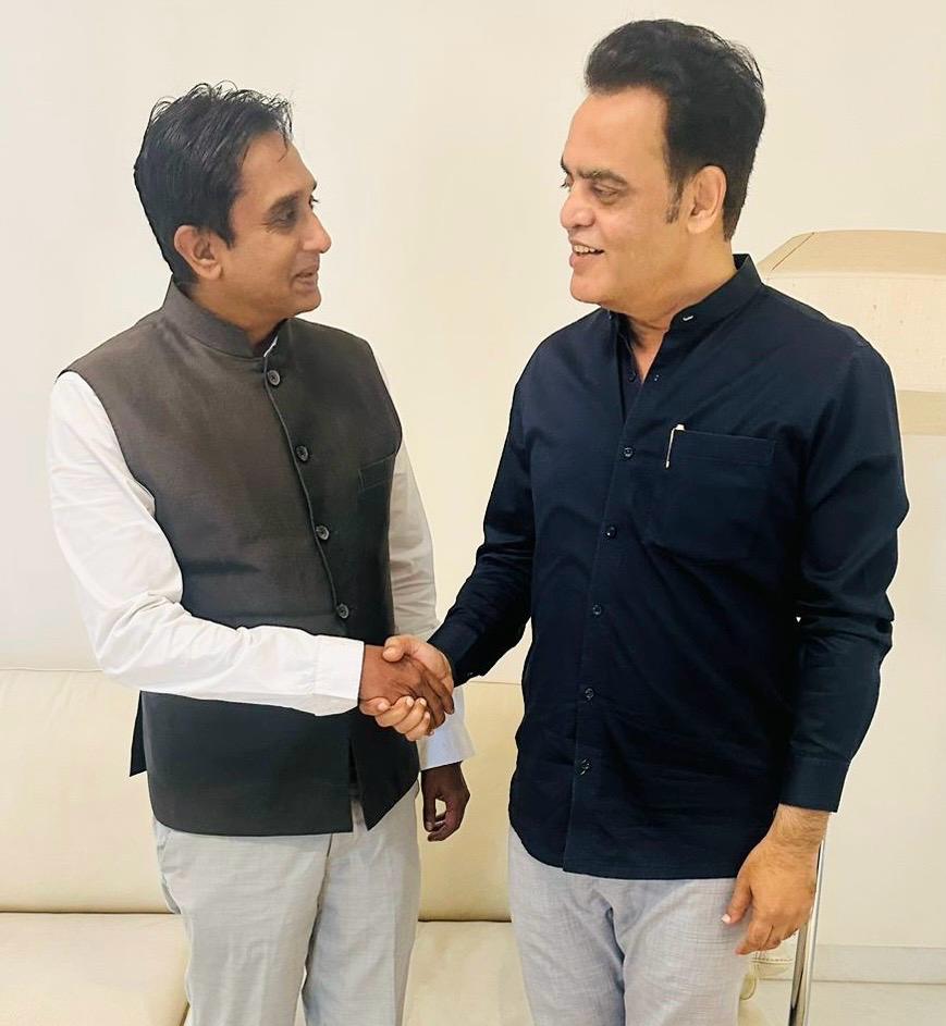 Vivek Subba Reddy (Modi Ka Parivar) (@viveksreddy9) on Twitter photo Pleased to meet <a href="/drashwathcn/">Dr. C.N. Ashwath Narayan</a>. We discussed developments in #Politics & opportunities in #Electronics #InformationTechnology #Biotechnology #ScienceandTechnology #HigherEducation #SkillDevelopment #Entrepreneurship #Livelihood
#LoksabhaElection2024 #BangaloreNorth #Bengaluru Pleased to meet <a href="/drashwathcn/">Dr. C.N. Ashwath Narayan</a>. We discussed developments in #Politics & opportunities in #Electronics #InformationTechnology #Biotechnology #ScienceandTechnology #HigherEducation #SkillDevelopment #Entrepreneurship #Livelihood
#LoksabhaElection2024 #BangaloreNorth #Bengaluru