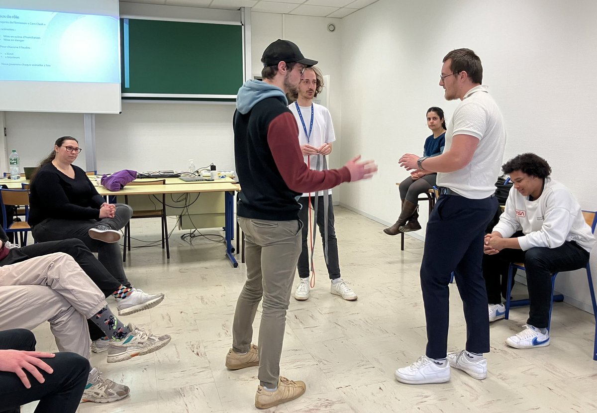 Harcèlements et consentements : comment les identifier et les gérer quand on est responsable de soirées festives entre étudiants. Une initiative menée à l’#ENSISA avec un groupe de 8 étudiants. Pratiques et théories ont cadencé cette après-midi. 
#MGEN préventeur pour tout public