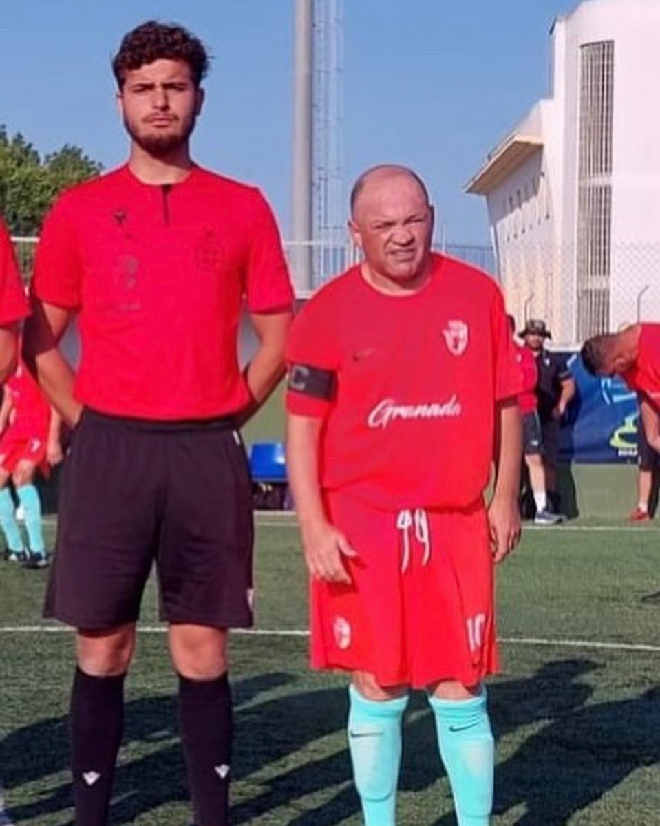 🕊𝐃𝐄𝐒𝐂𝐀𝐍𝐒𝐀 𝐄𝐍 𝐏𝐀𝐙, 𝐏𝐎𝐋𝐋𝐎🌟

Hoy es un día triste para nuestro club, pero sobre todo para el mundo del fútbol, hoy se nos ha ido Jose Manuel Trujillo “Pollo”, el mejor y mayor aficionado de este deporte, para el siempre ha sido una pasión el fútbol.