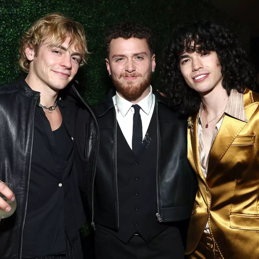 RossLPortugal's tweet photo. 📸 Ross Lynch with Bazzi and Conan Gray at the Spotify Best New Artist Party last night. https://t.co/kXUT4tlZui