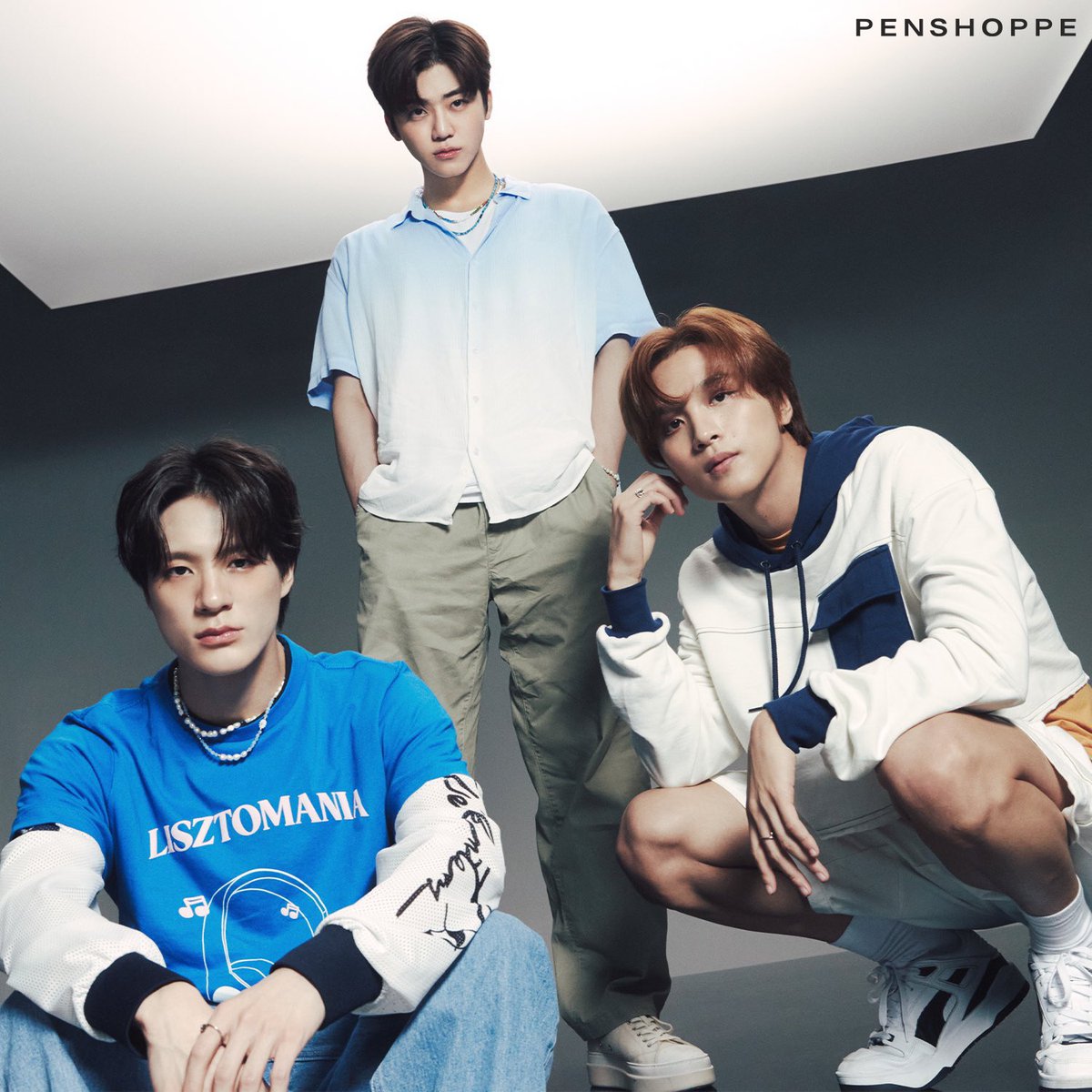 ใครจะจีบเสื้อน้ำเงินก็ลองถามสองคนขวามือดู