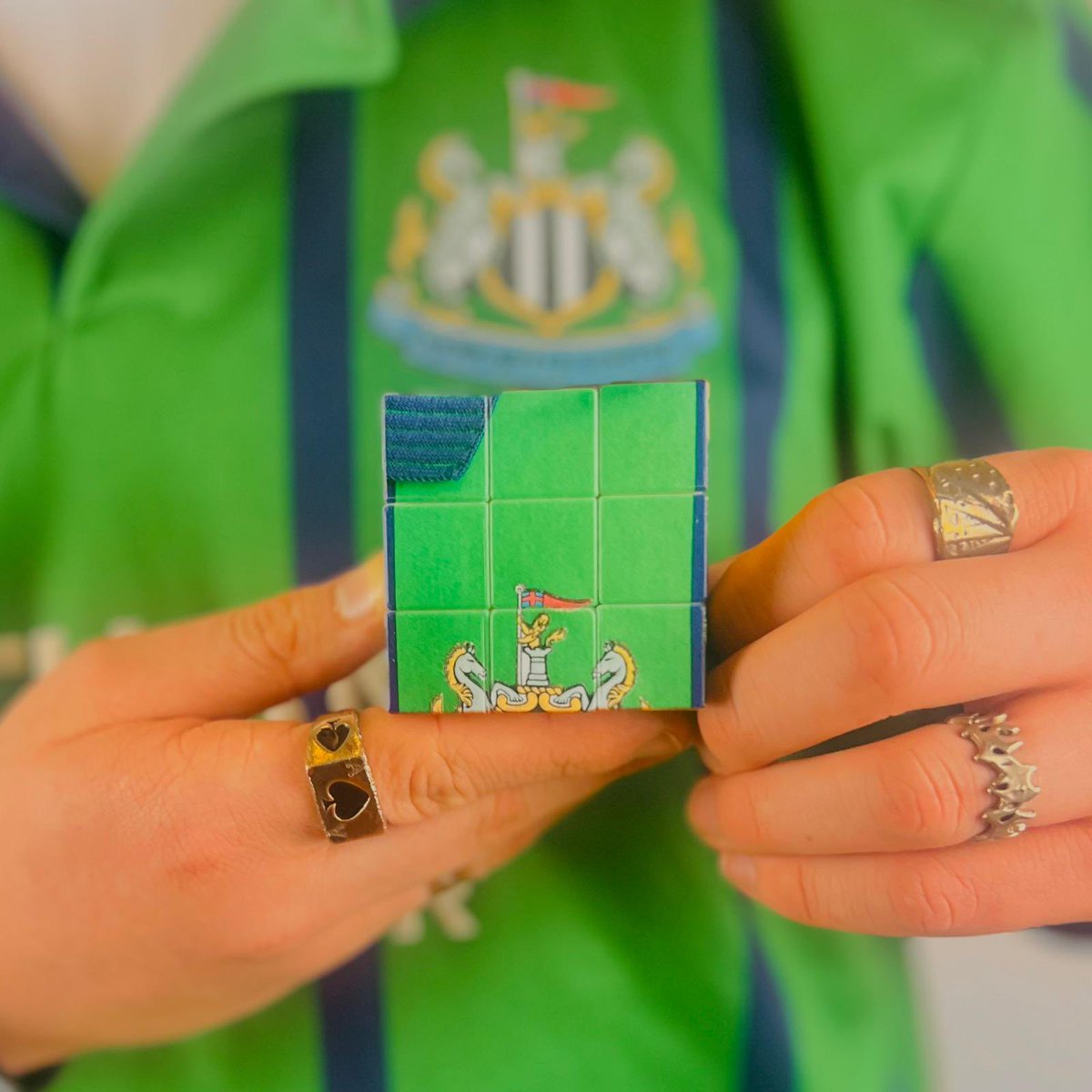🚨GIVEAWAY🚨

We’ve teamed up with <a href="/KitCubes/">KitCubes</a>  to giveaway one of their ‘90s Classics’ cubes! 

To enter …

- Follow us &amp; <a href="/KitCubes/">KitCubes</a>
- Like 
- Retweet 
- Tag one friend 

Entries close at 5pm Monday 5th Feb &amp; the winner announced on the next ‘Full Kit Rankers’ (Wednesday 7th Feb)
