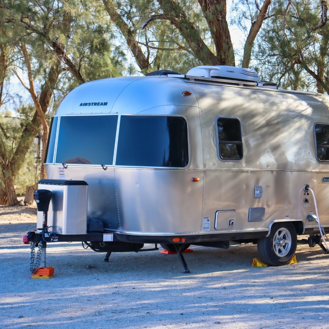 Trim_Gard's tweet photo. If you're looking to add some style and protection to your RV, adding trim is a great way to achieve both. RV trim can add an extra layer of protection to vulnerable areas of your vehicle and also give it a polished look. https://t.co/WfgeBwQoL8