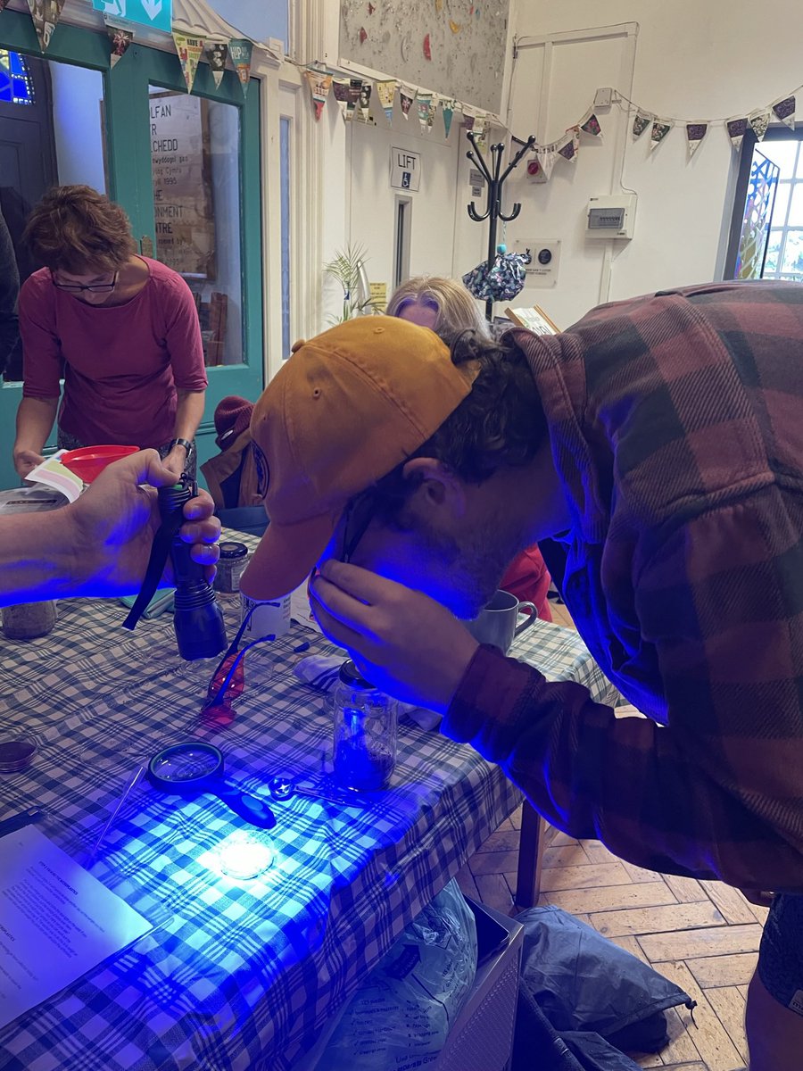 📣Come and help us test for microplastics at this FREE citizen science workshop in Machen, Caerphilly on Saturday 10 February at 10am! There will be an informative presentation from expert Stephanie Mathews from @youngdarwinian Register here: actionnetwork.org/events/micropl…