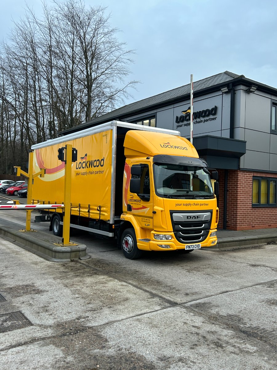 What a beauty! 💛

Our brand new 12 tonne DAF LF supplied by <a href="/MotusDAF/">Motus Commercials DAF 🇬🇧</a>

Our driver, Keely, is over the moon with it!

What do you think?