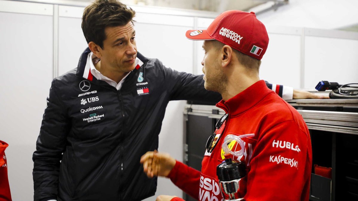 🔥MERCEDES İLE FORMULA 1'E DÖNEBİLİR! 💥Sebastian Vettel, Lewis Hamilton'ın yerine Alman takımına katılabilir. 💥Efsane pilotun GP'lere dönme arzusunu dile getirmesi de bu ihtimali kuvvetlendiriyor. (Gazzetta dello Sport)