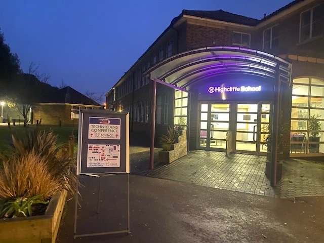 Highcliffe School tweet media