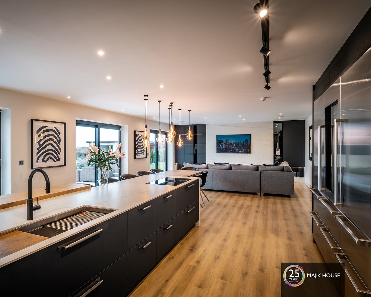 Majik House tweet media