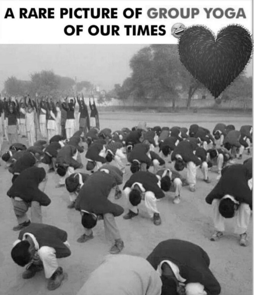 FawadFiaz's tweet photo. Old times when Yoga was part of school syllabus! 😂😂😂👇 https://t.co/72NapnzMFo