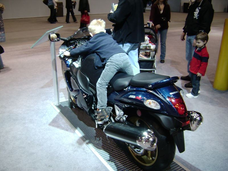 MimiandMoto's tweet image. The desire to lean forward is innate.  Photo: bandit455 #flickr

#leanforward #suzuki #suzukihayabusa #SuzukiMotorcycles #sportbike #motorcycles #kidswhoride #innate