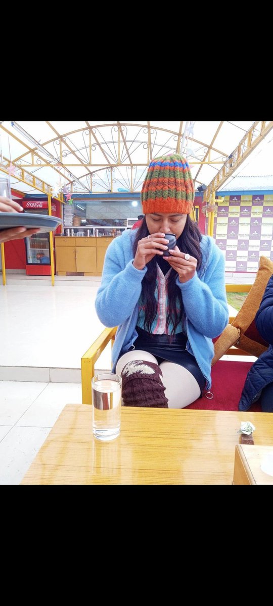 उपहार छ तिम्रो लागि भेटेर लैजाउ
बारम्बार तड्पाइ रहने हरेक पिडाहरु
लैजाउ सबै हासोखुशी लखेटेर लैजाउ
धड्किने एउटा मुटु छ त्यै रेटेर लैजाउ
प्यारमा जलेको हुँ बाकी छ अस्तु प्रीय
अझै छ कि तिमीले गाली गर्न बाँकी
दोष मलाई दिई भ्रमहरू छर्न बाँकी
बस् यादमा तड्पिई अब रह्यो मर्न बाँकी
#lati