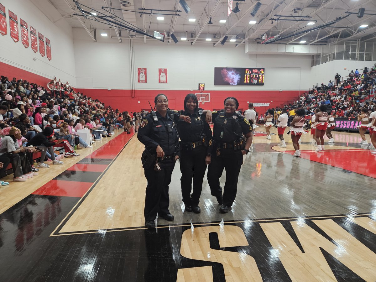 WSSUPolice's tweet photo. It takes a village to protect RamFans on game day! WSSUPD appreciates the Forsyth County Sheriff Office, NC deputies for their continued dedication and support to RamSafety!

#GoRams #151 #FCSO https://t.co/3lo5P3VR7o
