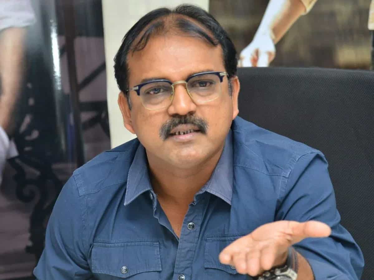#Srimanthudu Copyright Issue

The #ChachhenthaPrema writer #SarathChandra claims that everything is the same except for the village name, which is false.

Difference Between #ChachhenthaPrema and #Srimanthudu are:

- In #ChachhenthaPrema Hero's Father is a MLA 

- Hero's Father