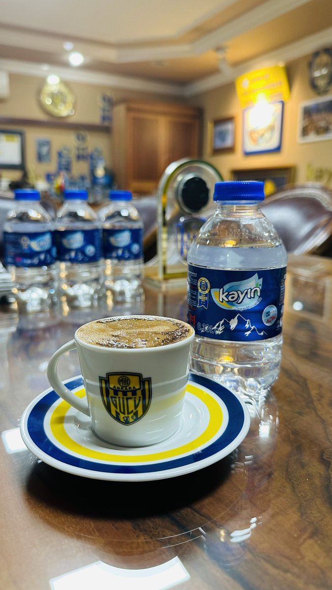 İki logo birbirine bu kadar yakışır. 
<a href="/Ankaragucu/">MKE Ankaragücü</a> <a href="/kayinsu/">Kayın Su</a> 
3 puan aldığımız bir gün olsun..
#saldırAnkaragücü 💛💙