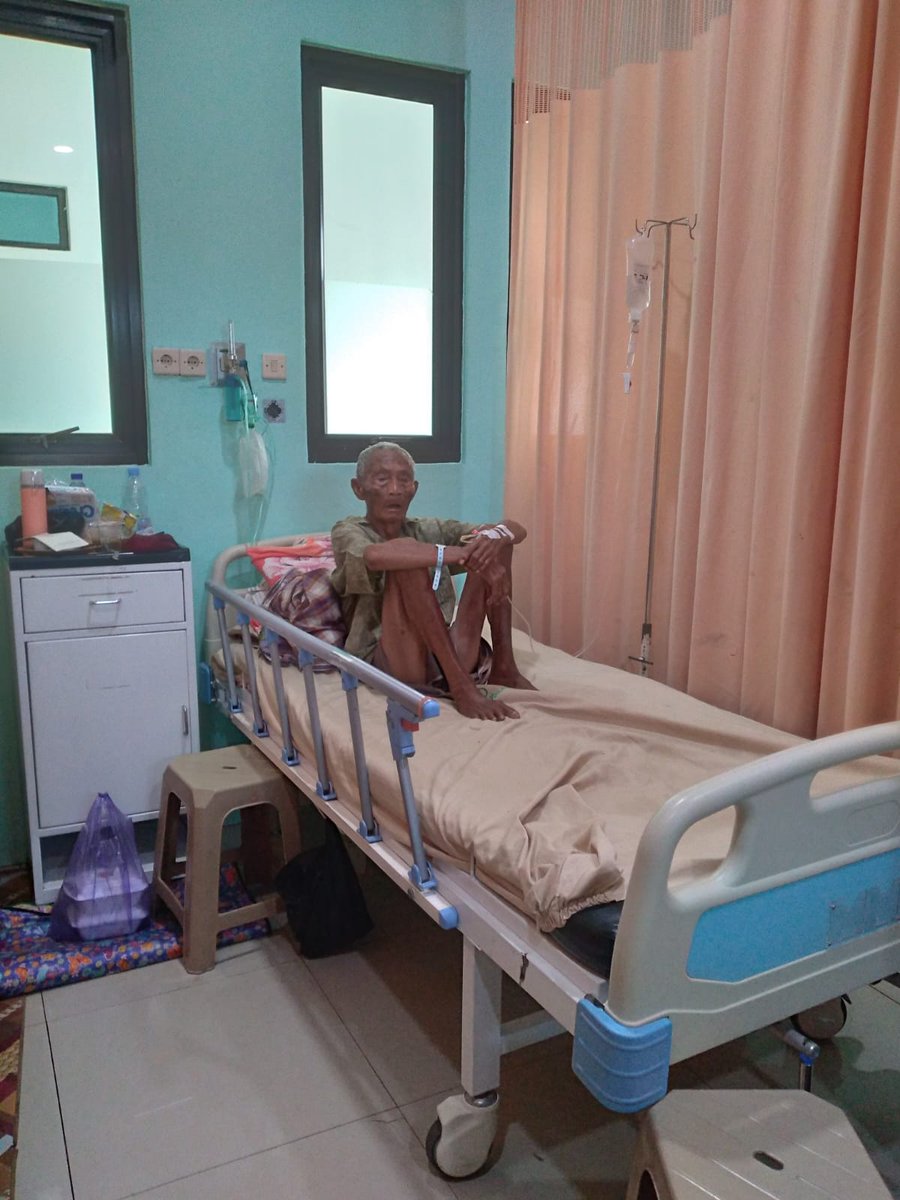 disdukcapil_pml's tweet image. PEREKAMAN KTP-el LANGSUNG ke ruang rawatpasien RSI AL IKHLAS, Jum'at, 2/2/2024 @dukcapil_jateng @Mansur_hidayat_ @PemkabPemalang partisipasi aktif mendukung program UHC  Bupati Pemalang. Semangaaattt!!! #gisa #dukcapil #homevisit #pemalang