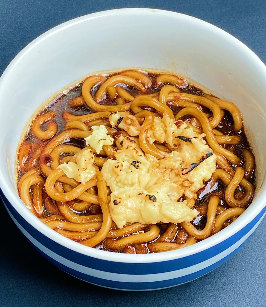 mpojenab's tweet photo. KOMBINASI MAKANAN ANEH YANG PERNAH GUE COBAIIN!!
sebenernya gw udh gamau coba-coba udon ini, karena banyak yang bilang asem, TAPI DAMNN!! setelah gue coba pakein keju, malah jadi kombinasi yang aneh tapi enak. paham kan?😭🙏🏻 https://t.co/8WNkMibbKM