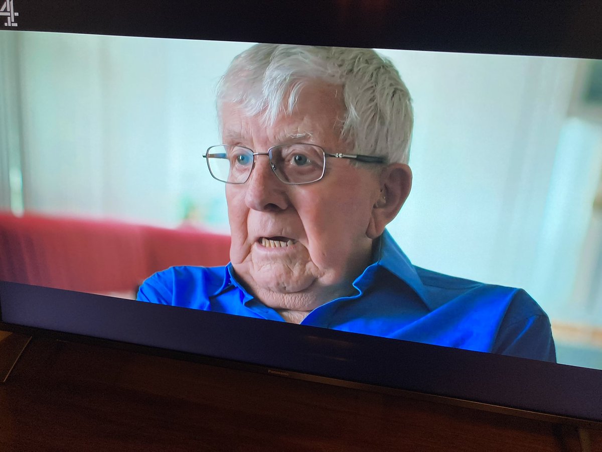 I had no idea @barryfromwat was on the frontline at Orgreave! @Channel4 #MinersStrike1984