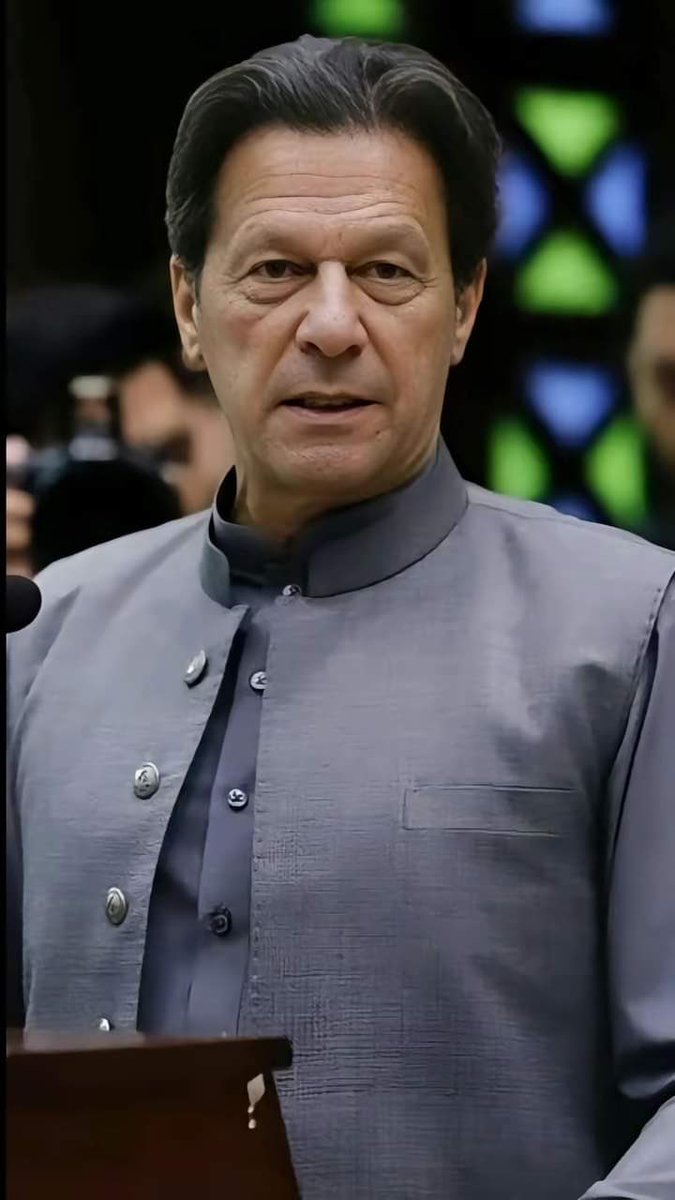 اگلے جمعہ کو ہم کپتان کو وزیر اعظم بنا کر جیت کا جشن منائیں گے✌️

🔥انشاء اللہ🔥