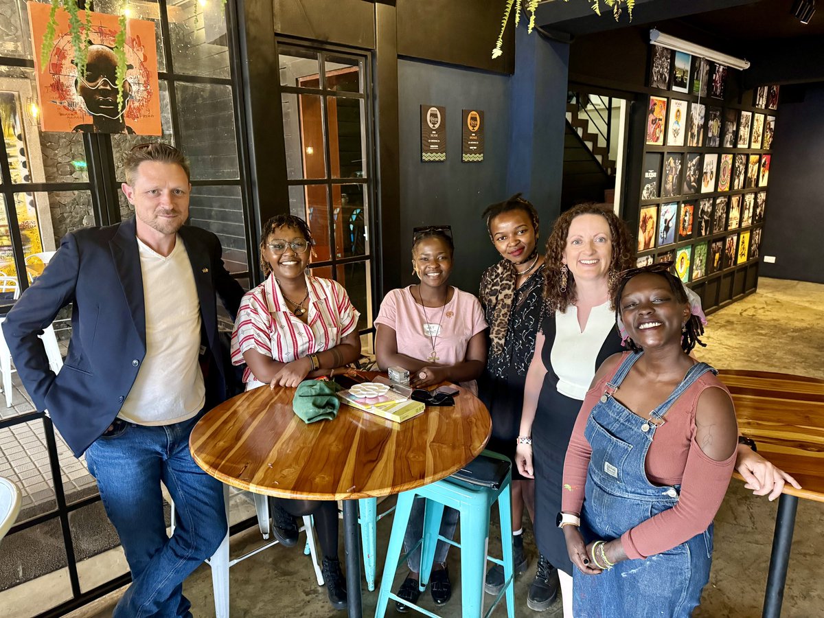 IrlEmbKenya's tweet photo. We were also joined by visual artists @JoyceKuria_42, Lamanda &amp; Fridah Ijai who captured their impressions of the evening in beautiful works to be displayed at the Irish Residence in Nairobi 🇰🇪🤝🇮🇪 https://t.co/HQugLRV8C1