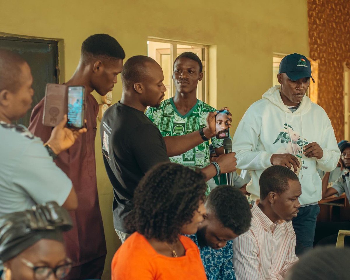 solphilms's tweet photo. Prioritizing mental health and making wise decisions are crucial. Chess, a powerful tool for teachers. Thanks @ikoroduchessclub, @chesstoschool, @nigerianunionofteachers
#nigeriaunionofteachers #Chess #ikoroduchessclub #chesstoschool https://t.co/w46g9znz3M