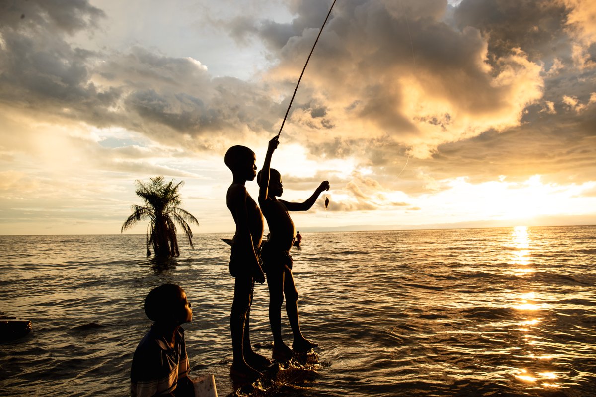 What a catch 🎣 
These boys are playing together and fishing at Lake Tanganyika in Kigoma. Early learning and play are important for the physical and mental development of every child.
 #EarlyMomentsMatter, so fill them with playtime✨