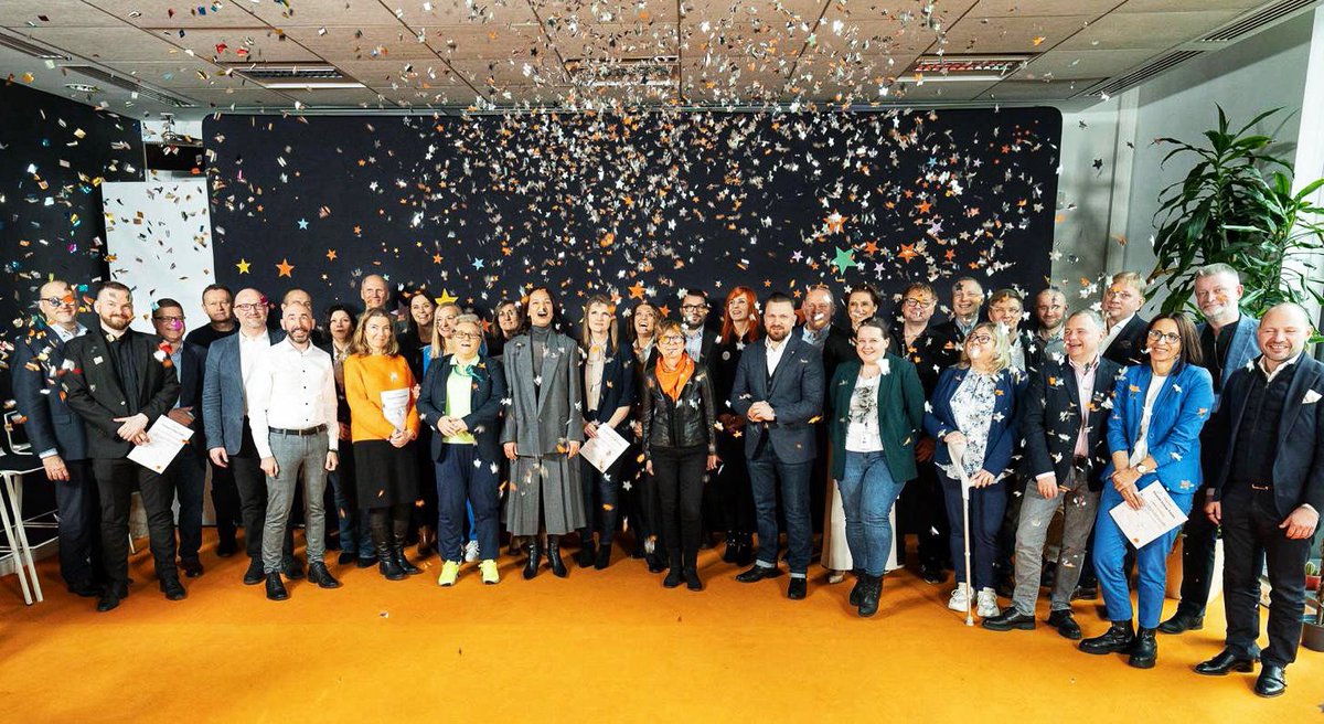 Special moment dedicated to honoring 15 outstanding women and 15 remarkable men from every part of #OrangePolska 🏆 Their significant contributions have fueled our growth in 2023, with remarkable projects and performance that truly stand out Impressed and applauding incredible