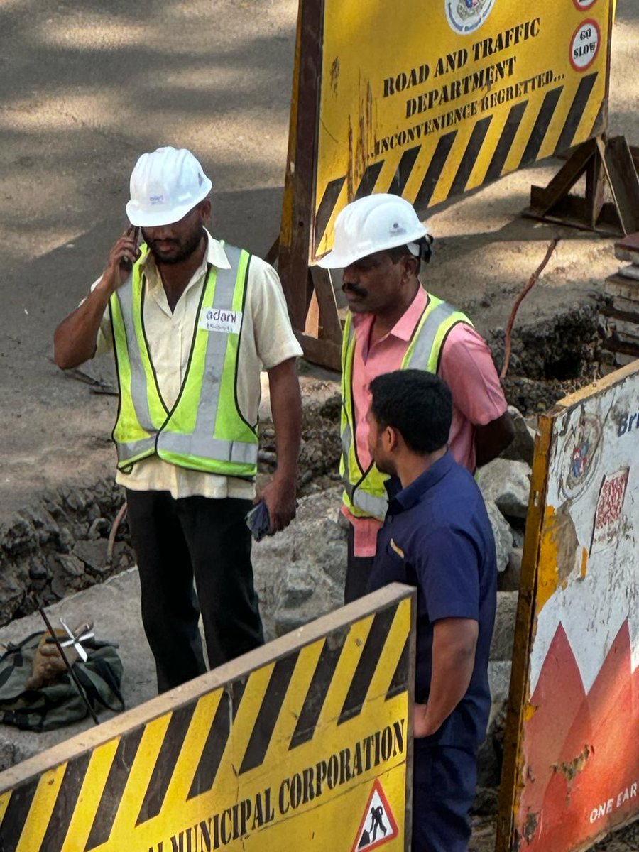 The Saga of harassing local residents of Guru Gangeshwar Marg, Khar West, continues... Senior citizens & children are SUFFERING becuz of Contractor incompetence. - The electricity line was cut even when they began the work & had to be later restored. - The power is gone since…