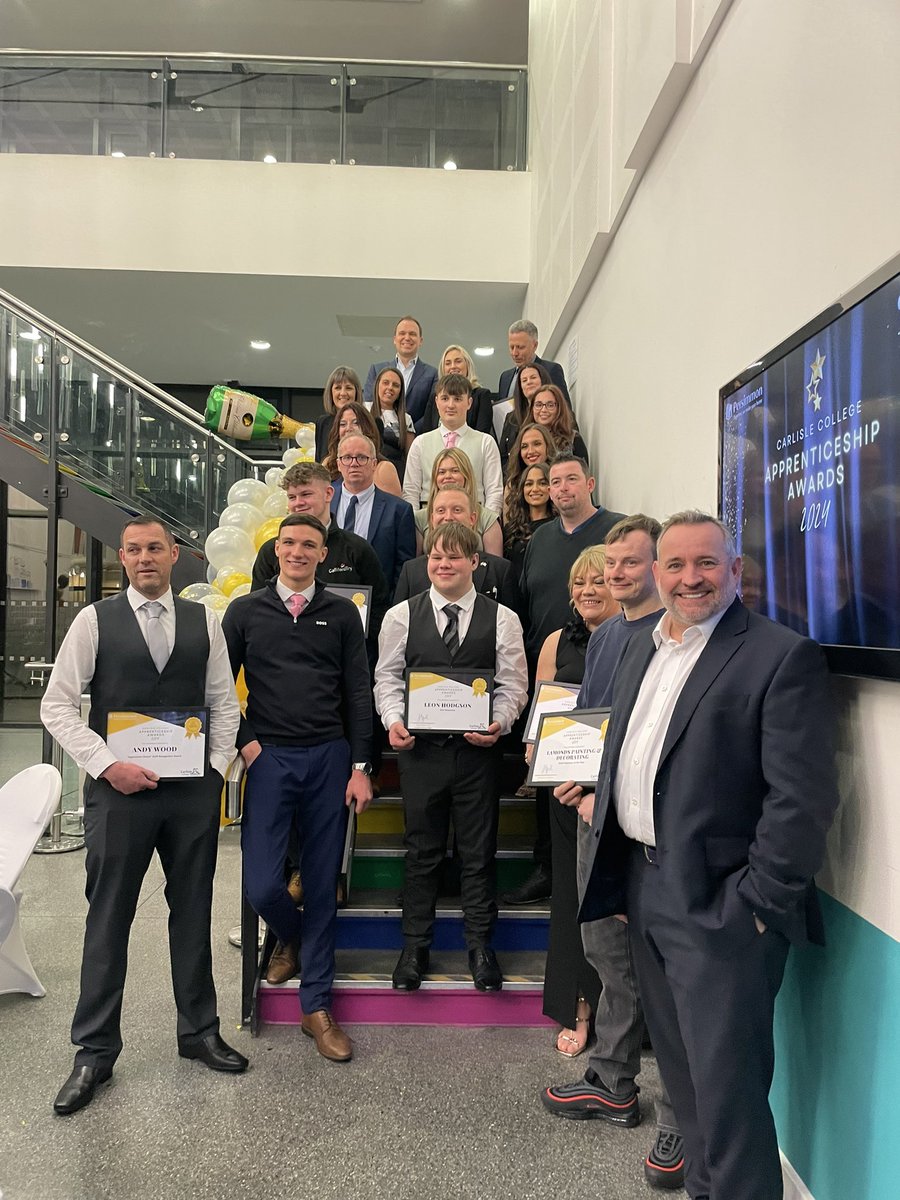 Fantastic end of Carlisle College Apprenticeship Awards 2024 of all sponsors Persimmon Homes, DMB Building Ltd, 2 Sisters Food Group, Mindful Education, CITB, Eddie Wannop Ltd, The Cumberland, Autoexel, Inspira & WCF alongside all of the winners. #ApprenticeshipAwards #Cumbria