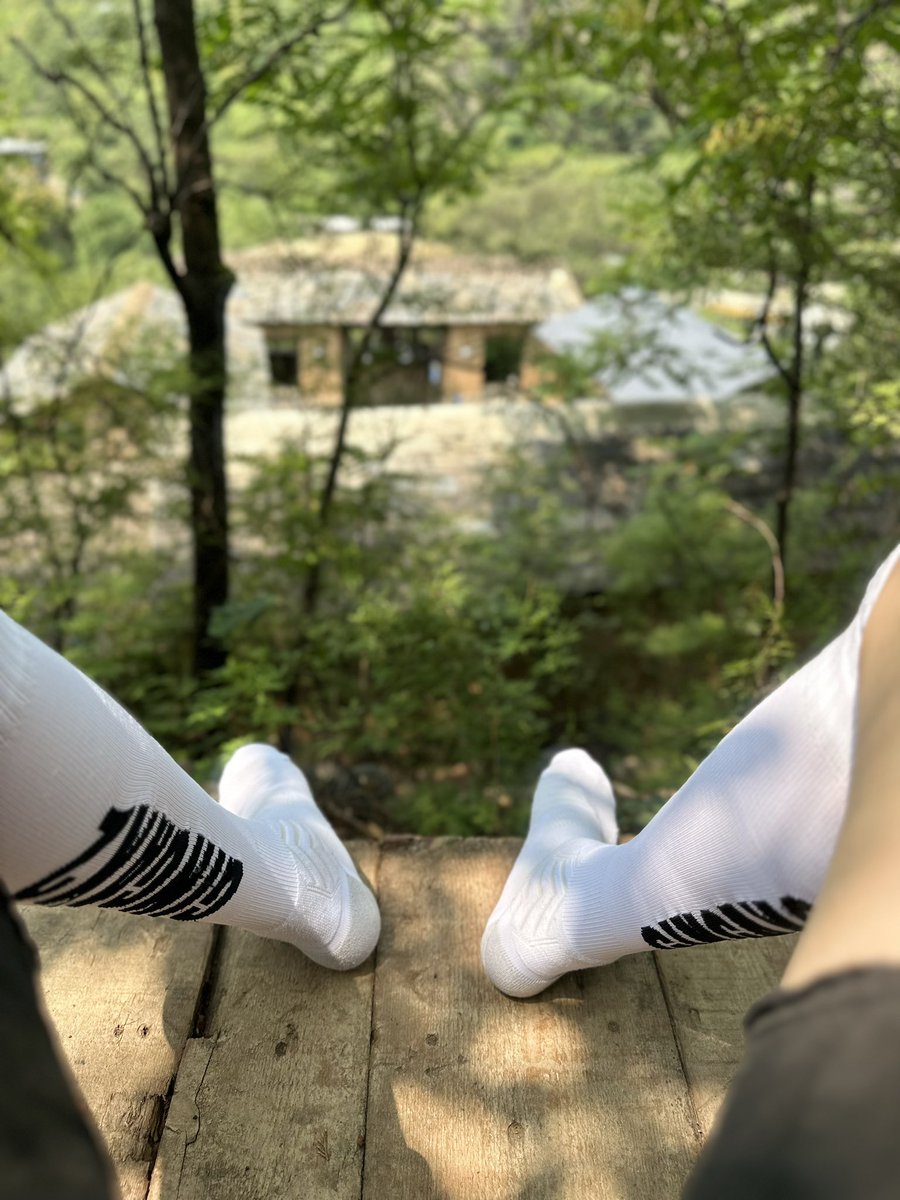 足球袜._.艺术家 tweet media