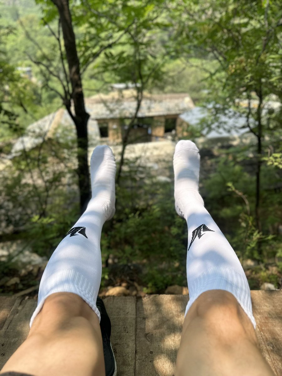 足球袜._.艺术家 tweet media