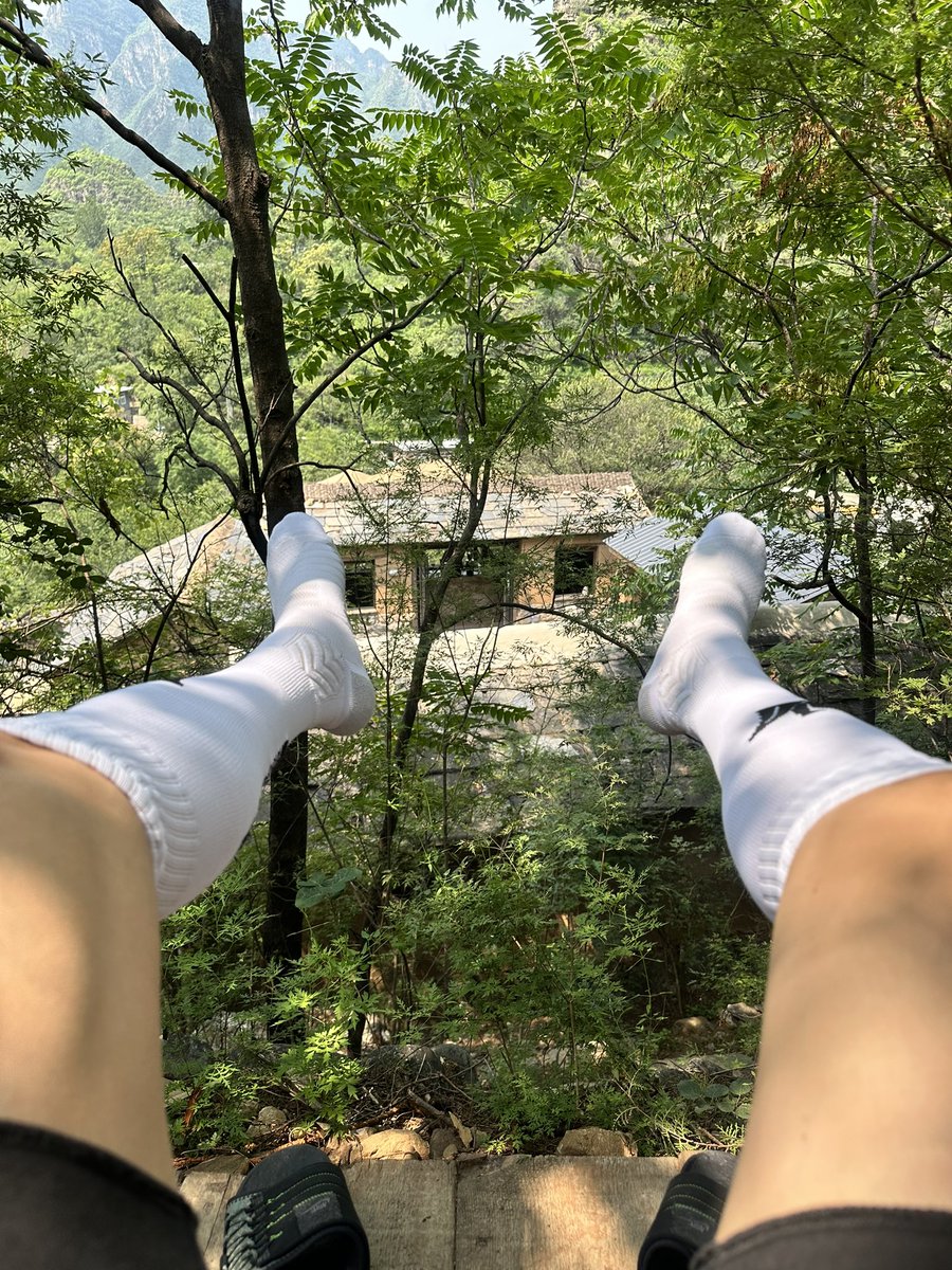 足球袜._.艺术家 tweet media