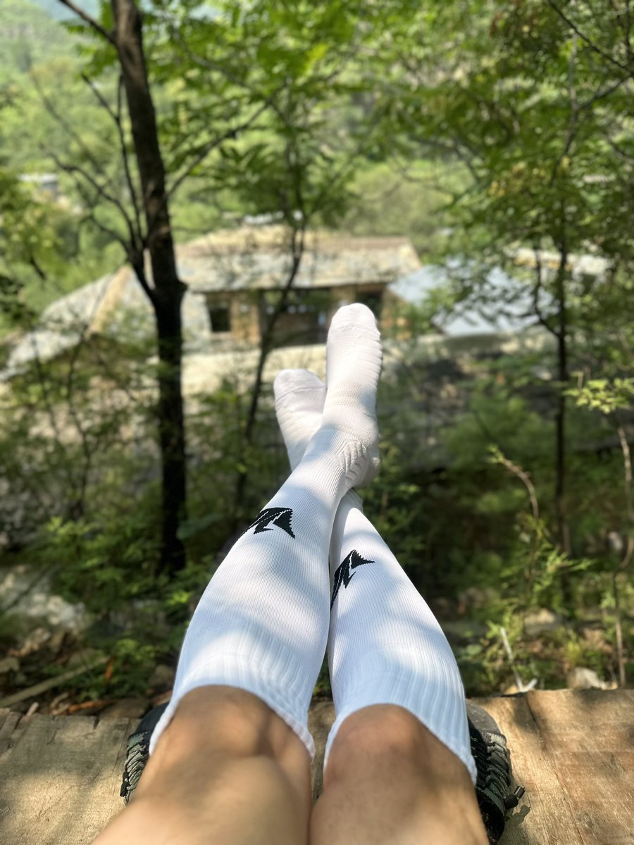 足球袜._.艺术家 tweet media