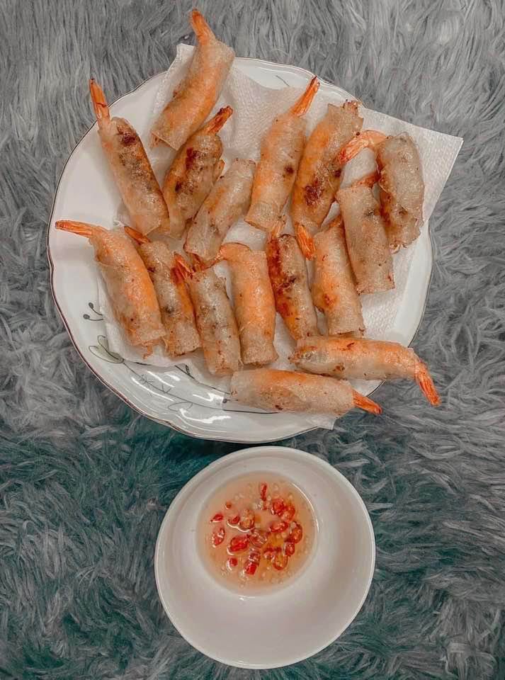 kingoffoodshow's tweet photo. សៃយ៉របង្គា រសជាតិឆ្ងាញ់ យកទៅបំពង ហើយជ្រលក់ជាមួ���ទឹកត្រីកោះកុង គឺរសជាតិខប់ៗចា😍😂👍🏻បង្គារធំល្អ បំពងហើយគឺស្រួយខ្ញោកតែម្តងចា

១គីឡុ45000 https://t.co/o5gaFXh0YN