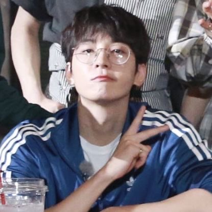 kittyc0at's tweet photo. 원우의 아디다스 
이런미 너무좋음.. https://t.co/EYOPI5R1bh