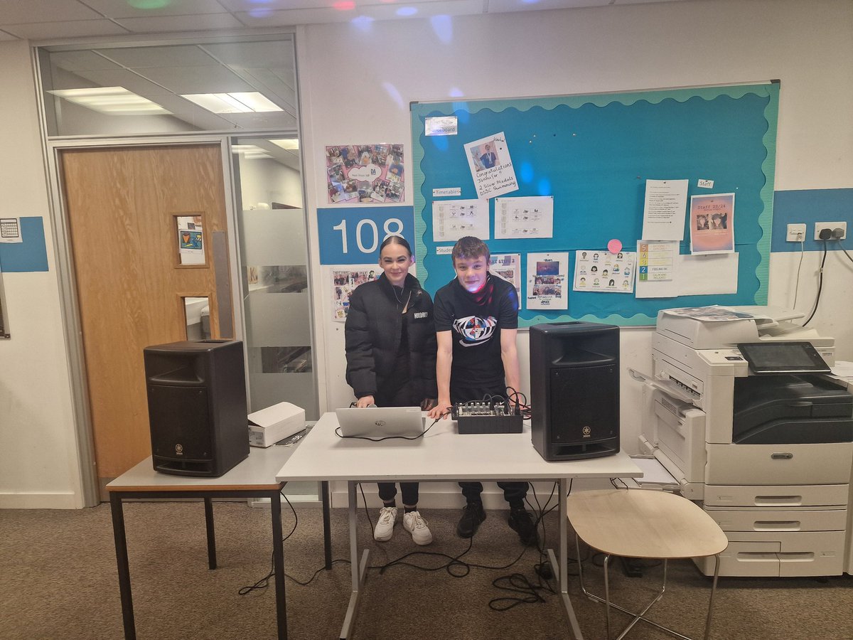 Lifeskills in Gardyne setting up and getting some practice in for the department radio.
Lovely way to end a Thursday with some tunes!
