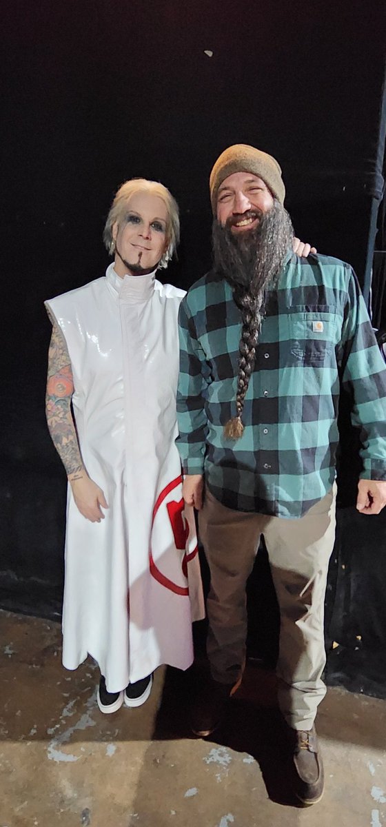 beav_77's tweet photo. @john5guitarist amazing show! Real down to earth shredder guy https://t.co/E86r3LBspS