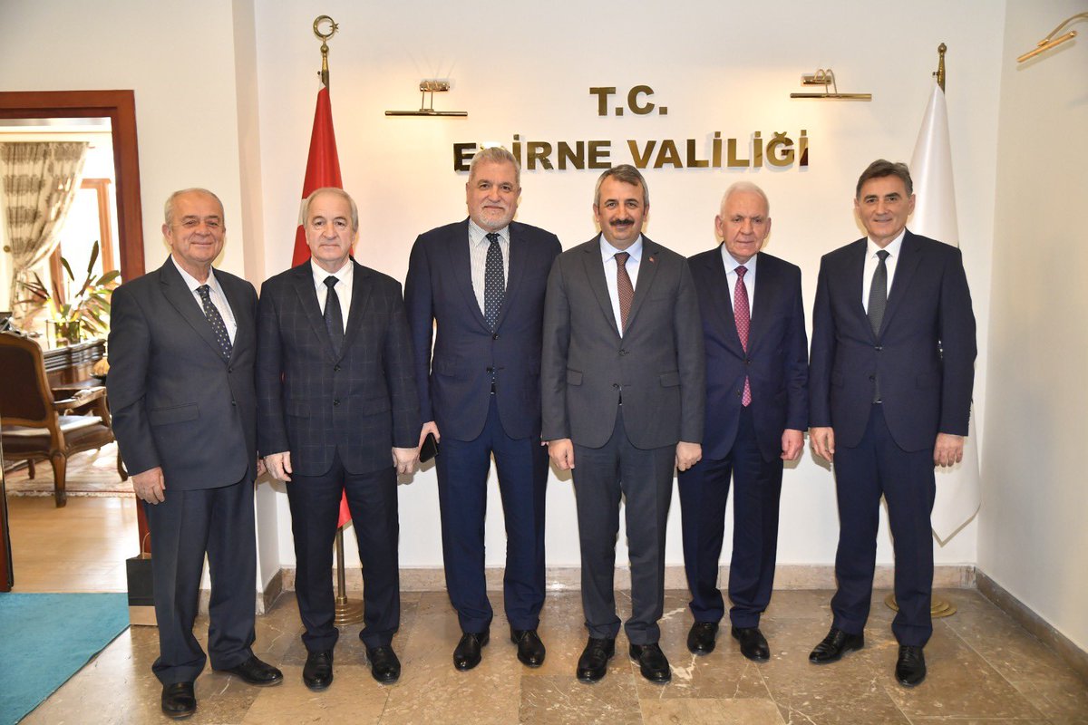 Kuzey Makedonya Devlet Eski Bakanı Hadi Nezir, Kosova Devleti Eski Bakanı, KTDP Eski Genel Baş. Mahir Yağcılar, Bulgaristan Hak ve Özgürlük Partisi Eski Milletvekili Kasım Dal⤵️