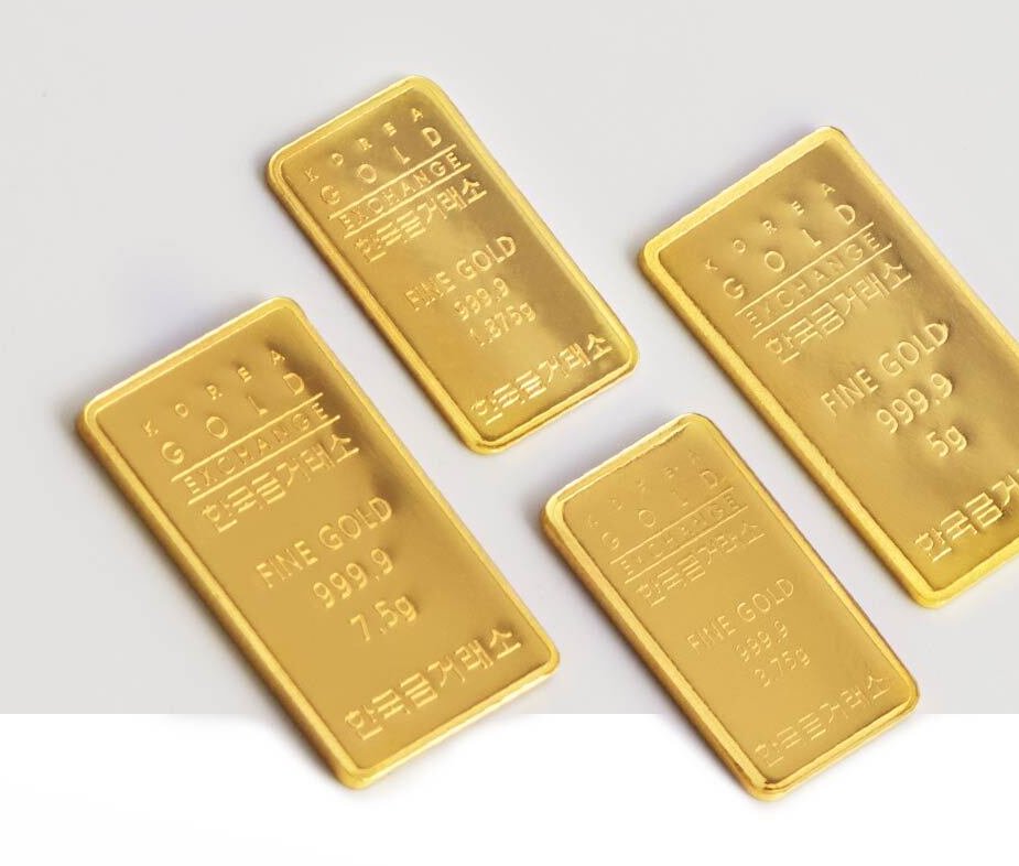 #RT
💛💙
진혼기 웹툰화 예고 공개를 축하하는 의미에서 약소하게나마 이벤트를 진행합니다.
알티 추첨을 통해 한 분께 순금24k 미니 골드바(1.875g)를 드립니다.