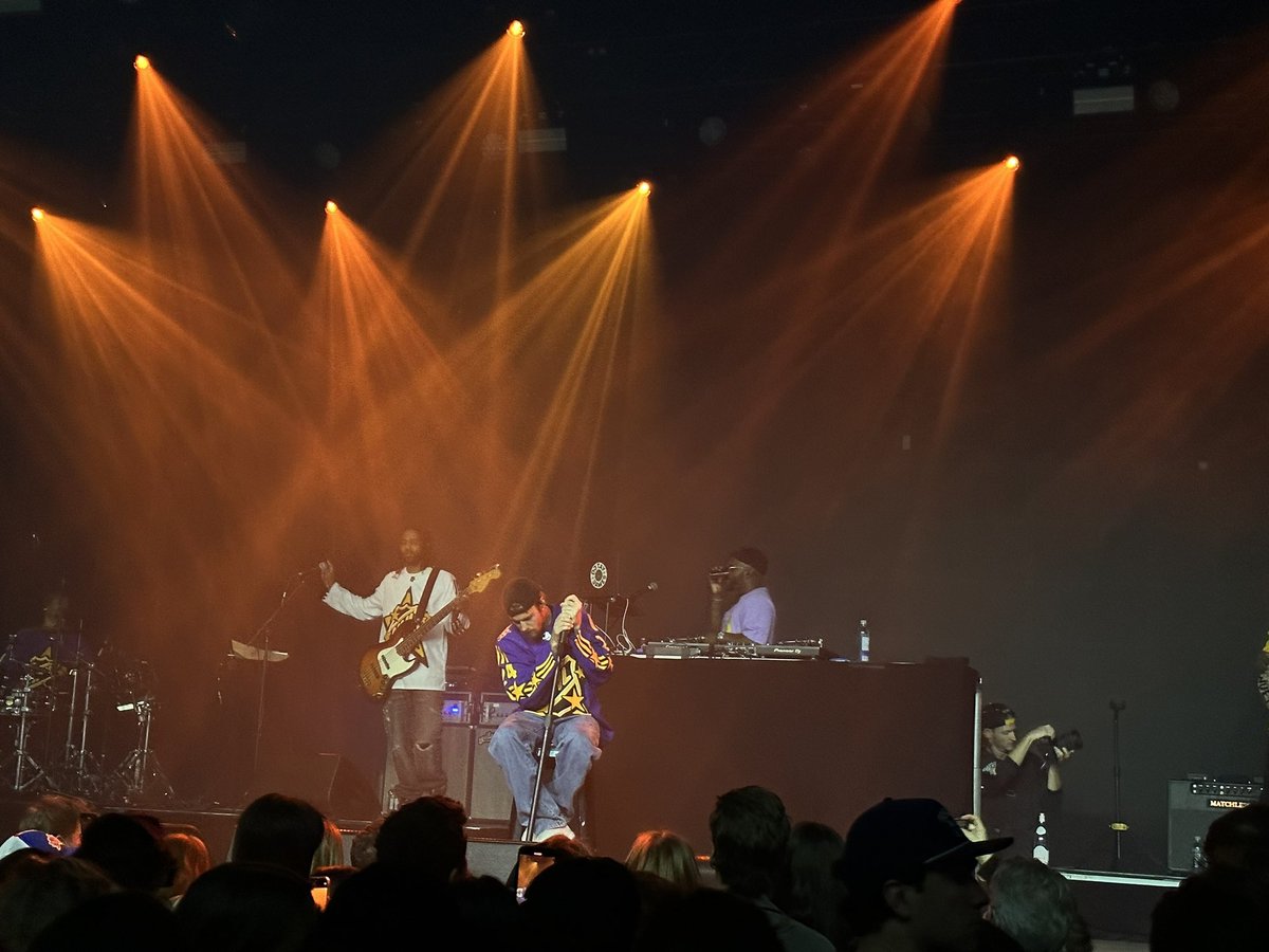 jbtraacker's tweet photo. Videos/photo of Justin Bieber performing at Drake’s History nightclub/venue in Toronto,Ontario (February 1) 
🎥 @Bieberlicorice https://t.co/z57nFNkJ9r