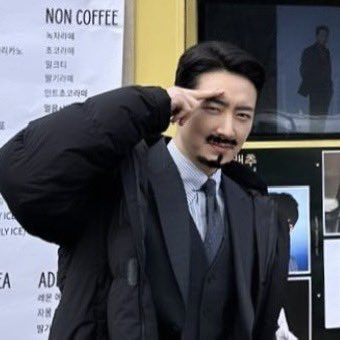 무리하는 김재욱이랑 한술 더 뜨는 이준혁 ㅆ발ㅜㅜㅜㅜㅜㅜㅜㅜㅜ