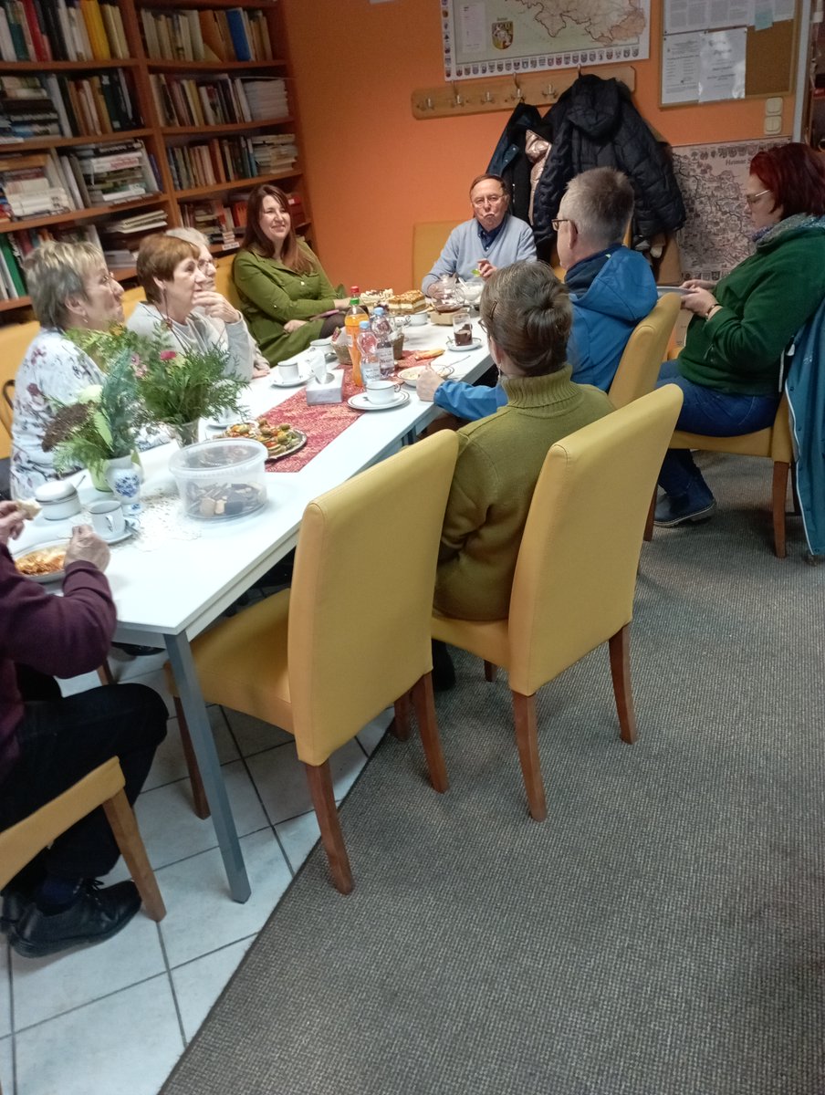 Deutsche_in_PL's tweet photo. 🇵🇱 31 stycznia 2024 r. odbyło się spotkanie w #Kłodzku, na którym wzięli udział członkowie NTSK w Kłodzku i członkowie ZNSSK.
🇩🇪 Am 31. Januar 2024 fand in #Glatz ein Treffen mit Mitgliedern der DSKG in Glatz und Mitgliedern des VdG statt.
👉 https://t.co/Jr2RgeRBt8 https://t.co/Jp3ltgv9u8