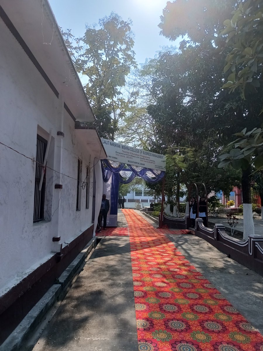 LNMCBMOFFICIAL's tweet photo. What a wonderful day at @LNMCBMOFFICIAL The #AnnualFunctionDay is a celebration of our achievements, talents, and diversity. The college is looking stunning with all the decorations and lights. Don’t miss the fun and excitement!
#LNMCBMOFFICIAL #LNMCBM #muzaffarpur https://t.co/rU9rH9GxOL