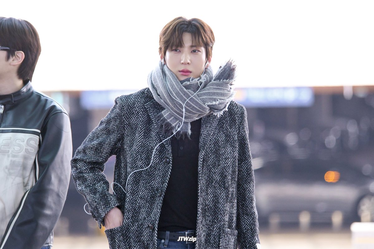 JTWzip's tweet photo. 240202 출국

저는 숙제 했는데 택운이도 셀카 올려주시나요🙄

#레오 #LEO #정택운 #택운 #빅스 @JUNGTW_LEO https://t.co/FH5S0hojxB