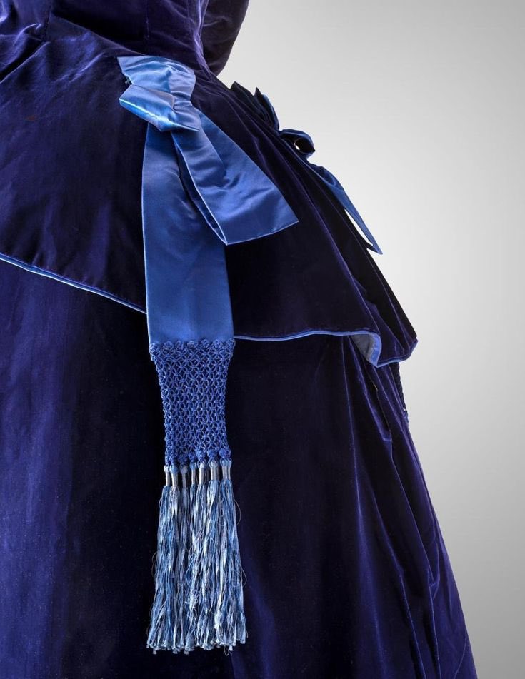 kateStrasdin's tweet photo. Teaching all about the #skirt today and the ever changing associations accompanying the garment over the course of centuries. I shan’t be sweeping into the room in blue velvet but let’s appreciate this late #1870s two piece for a moment and the details of its skirt @mfaboston https://t.co/s98sxXa3O3