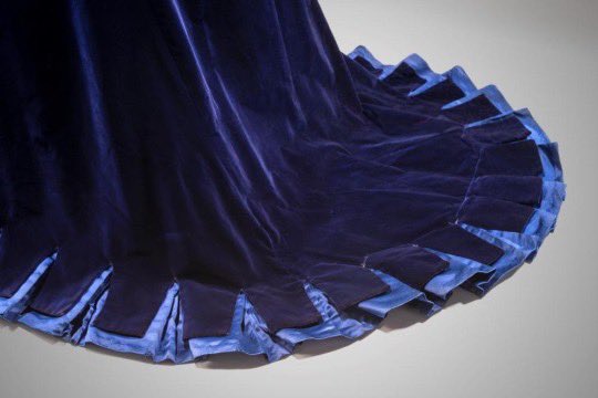 kateStrasdin's tweet photo. Teaching all about the #skirt today and the ever changing associations accompanying the garment over the course of centuries. I shan’t be sweeping into the room in blue velvet but let’s appreciate this late #1870s two piece for a moment and the details of its skirt @mfaboston https://t.co/s98sxXa3O3