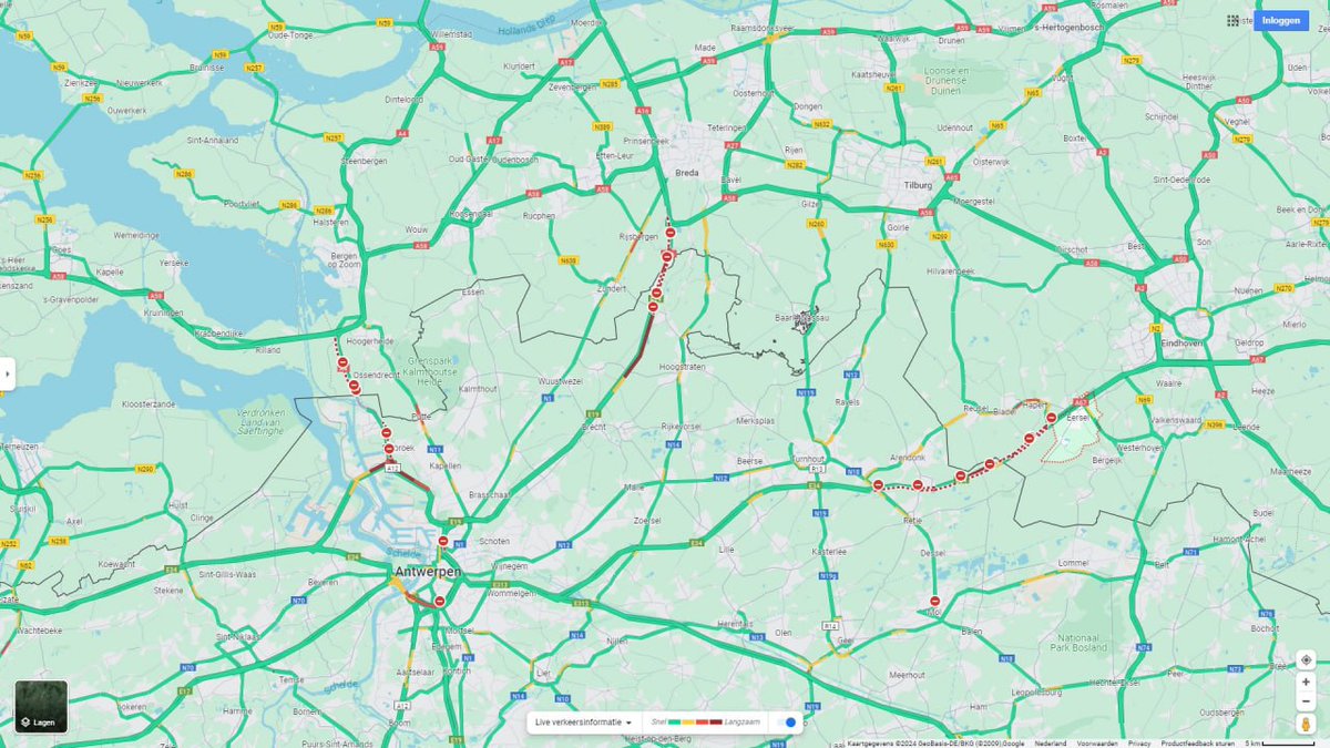 MichaelMuusse's tweet photo. DELEN - Kom in actie nu. 💪👊
Door #boeren #protestacties zijn drie grensovergangen tussen Nederland en België afgesloten. Het gaat om de grensovergang van de A67 bij Eersel, van de A16 bij Hazeldonk en die van de A4 bij Markiezaat, meldt de ANWB. https://t.co/s7kyKELeol